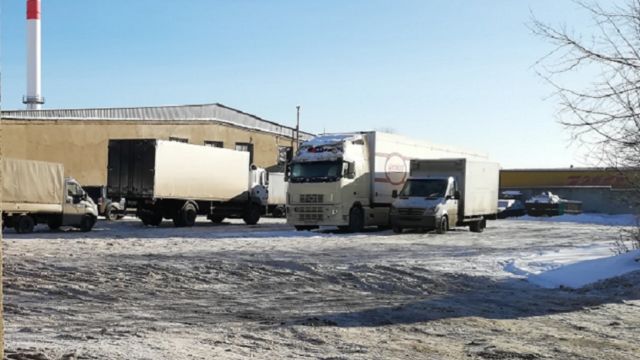 Парковка у склада